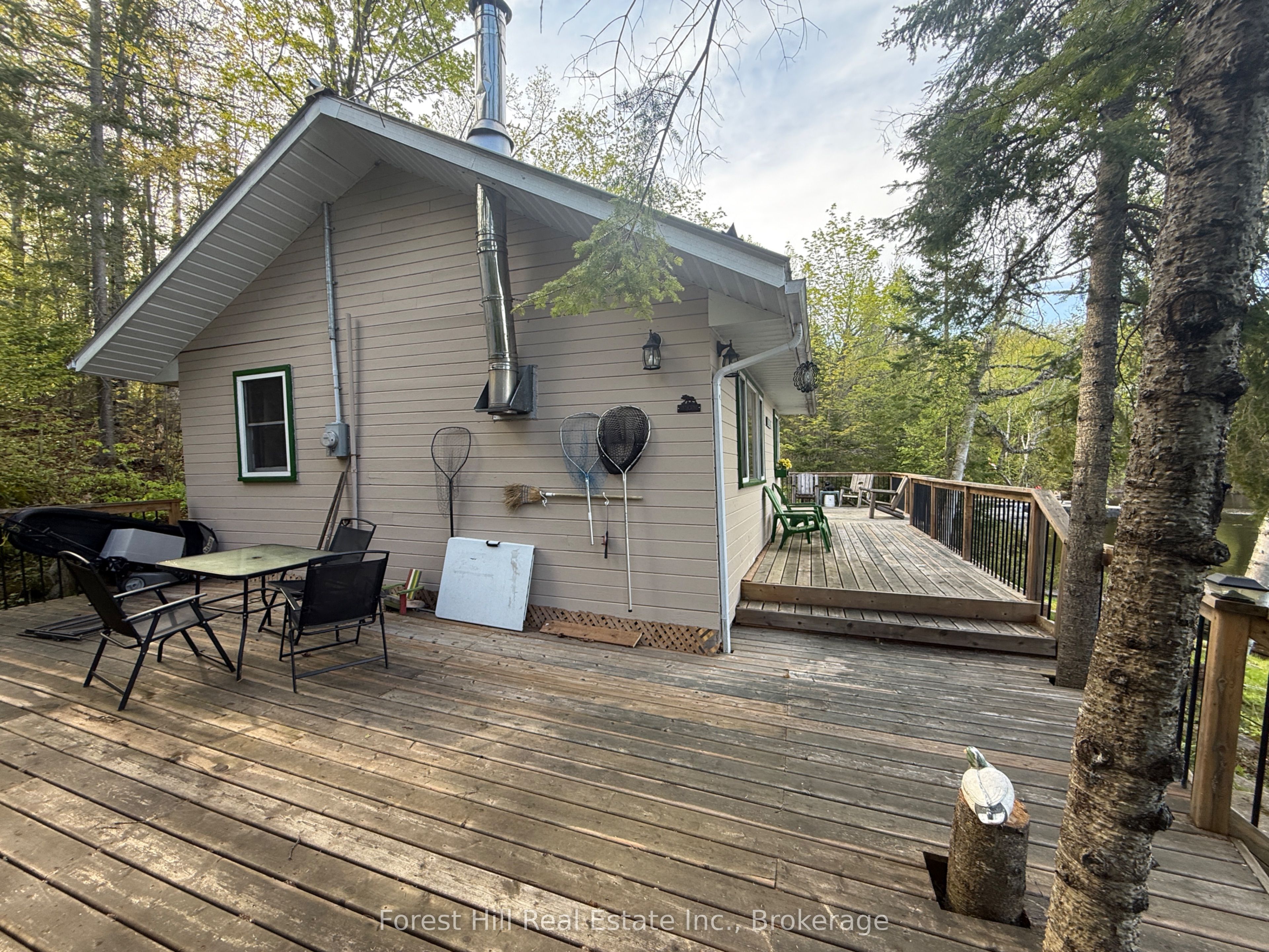 530 Labreche Drive Property Photo 6