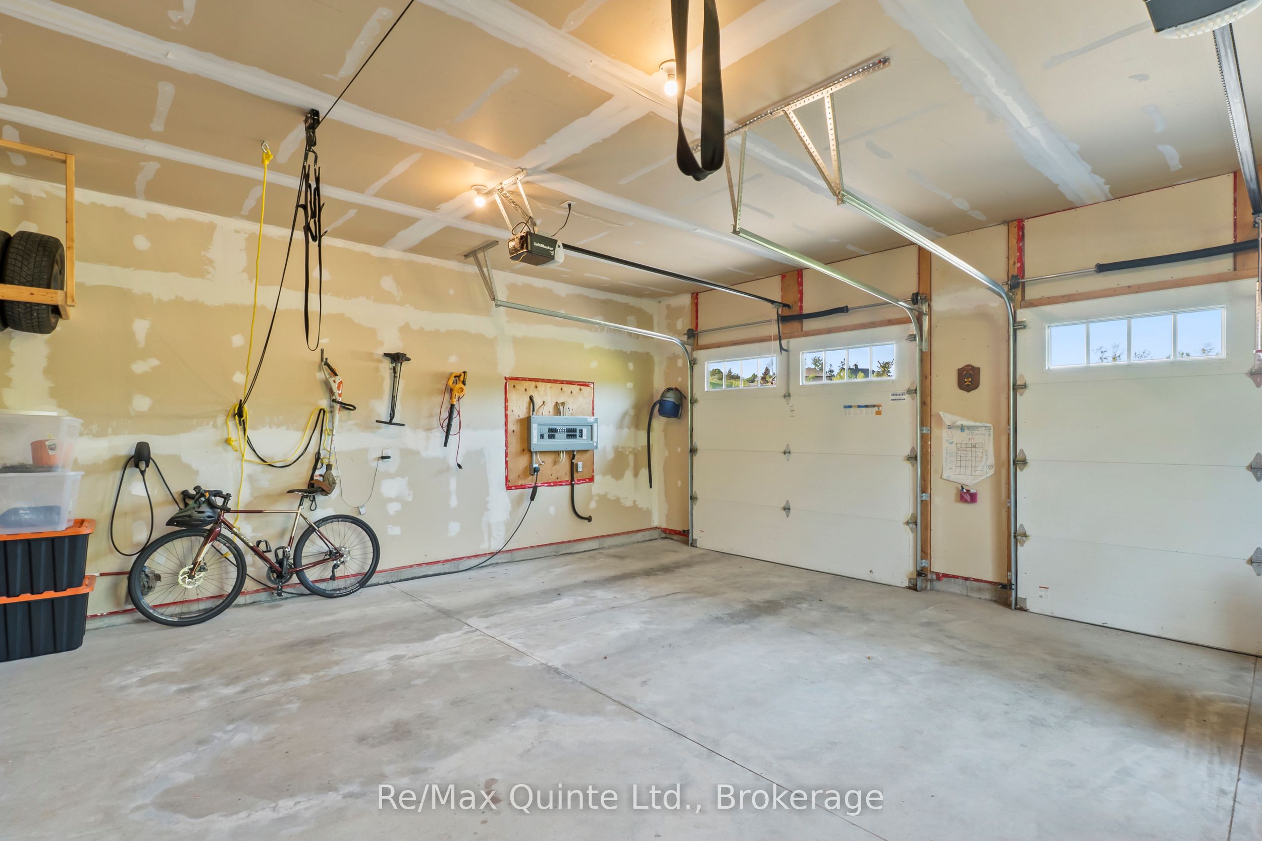 68 Hiddenvalley Drive Property Photo 39