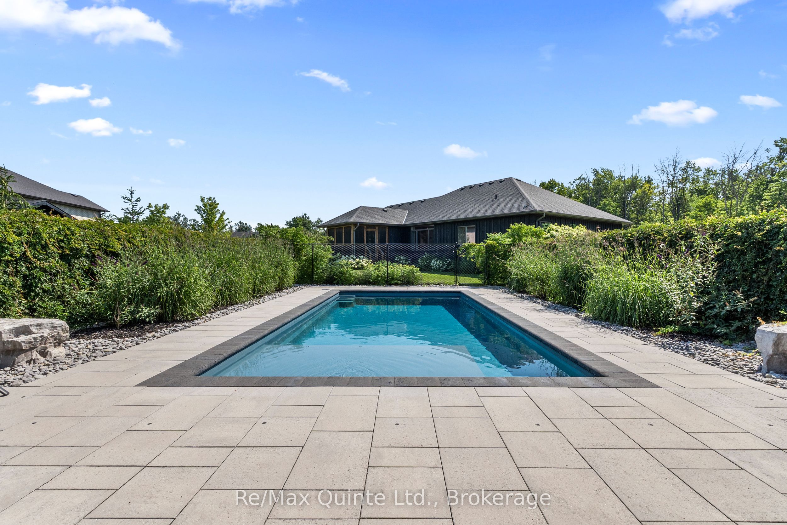 68 Hiddenvalley Drive Property Photo 44