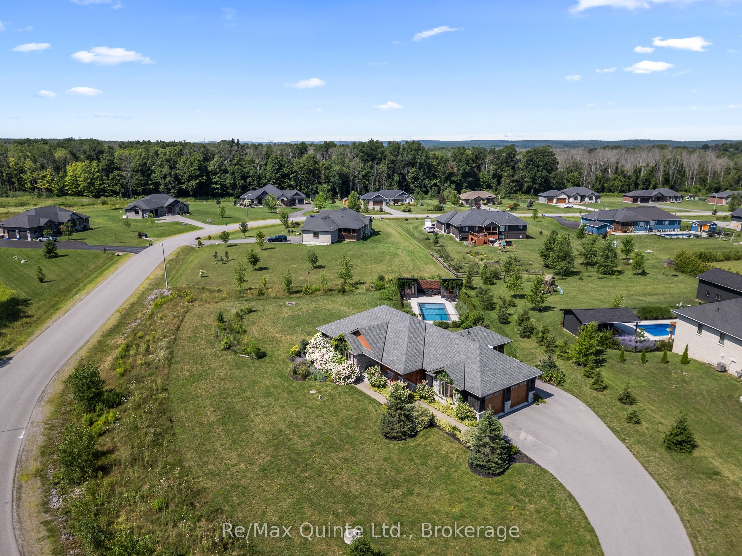 68 Hiddenvalley Drive Property Photo 48