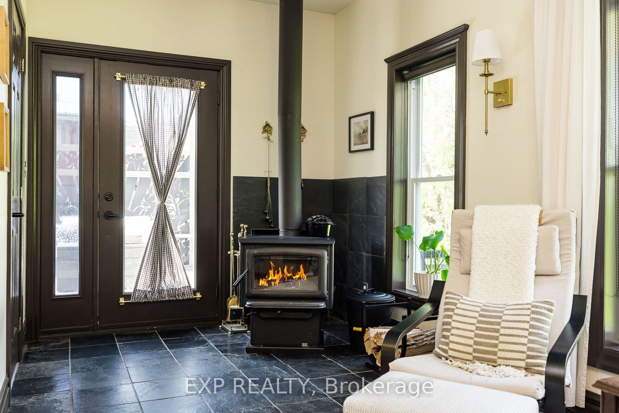 85 South Street Property Photo 21