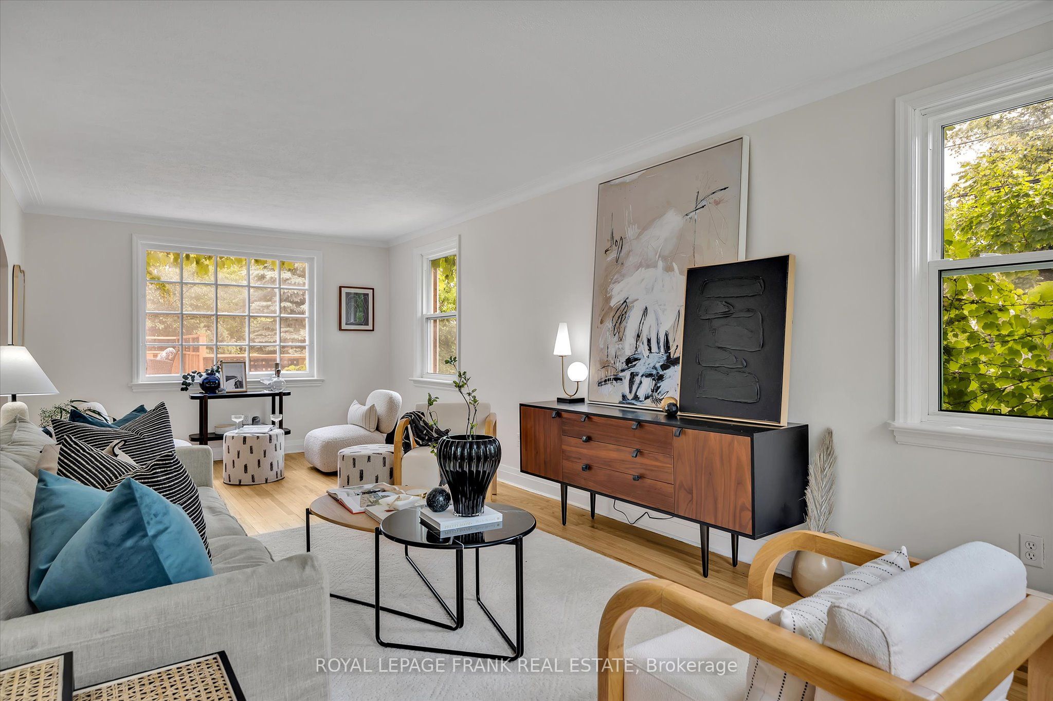 470 Albertus Avenue Property Photo 4