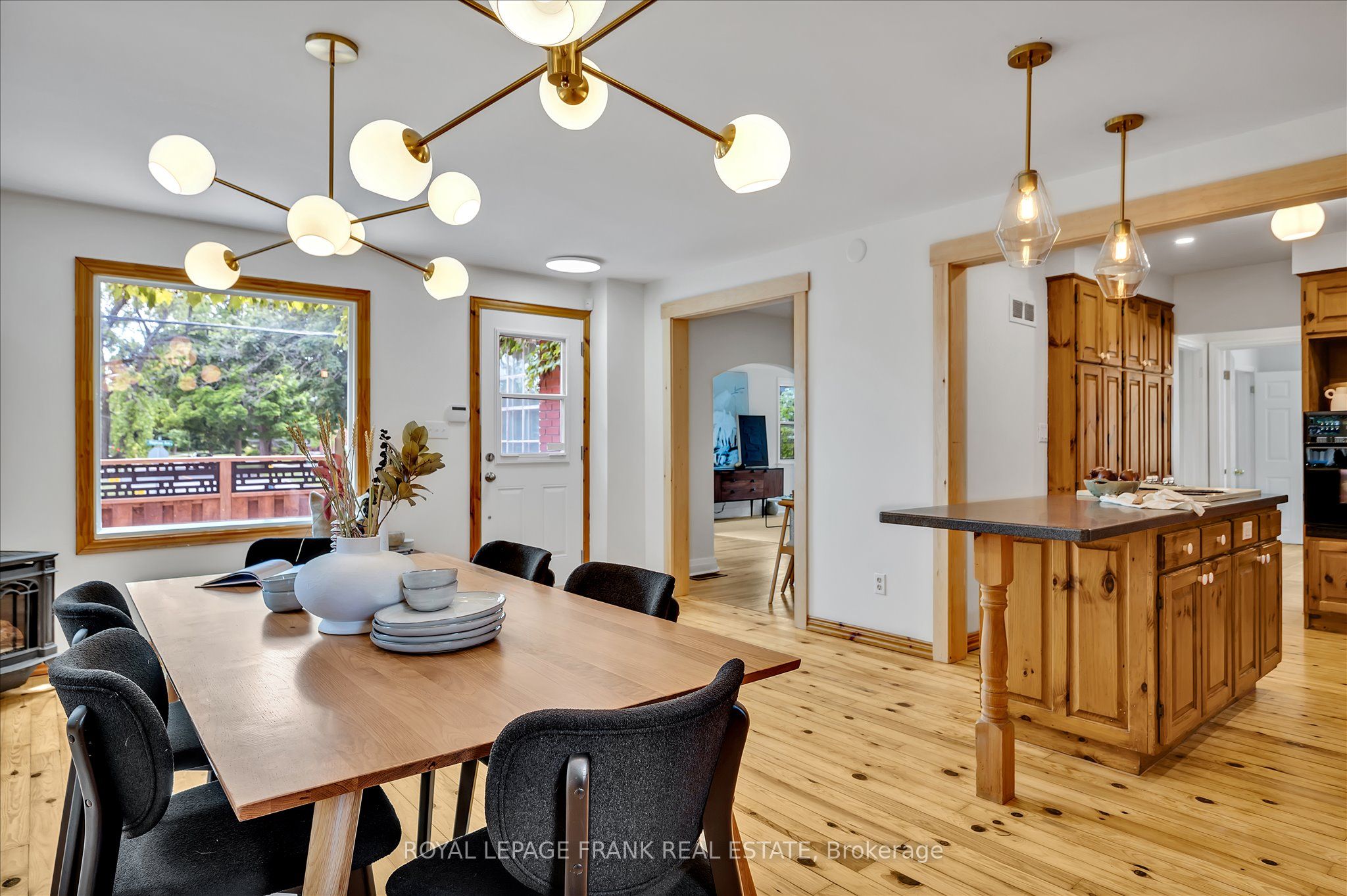 470 Albertus Avenue Property Photo 19