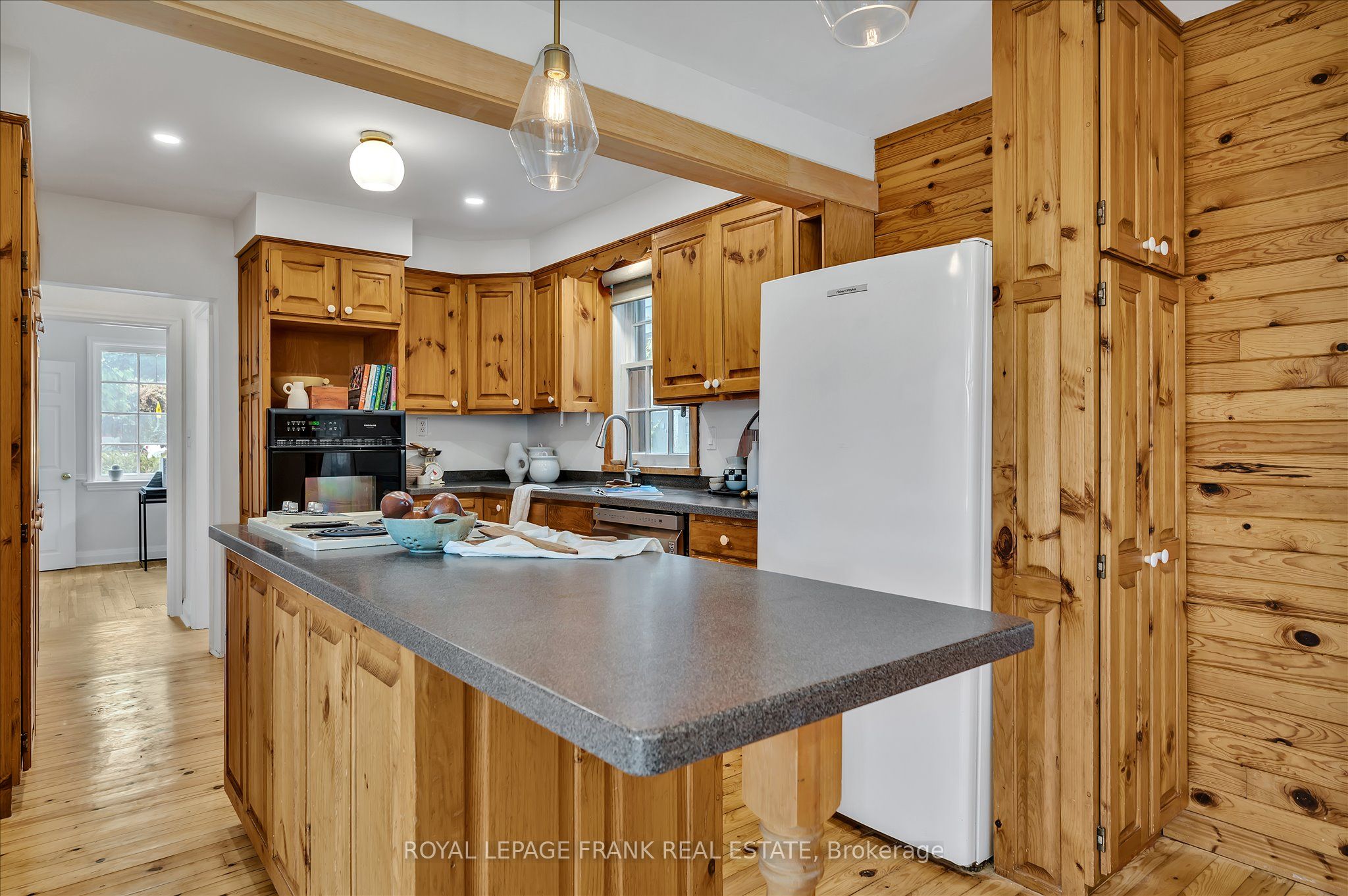 470 Albertus Avenue Property Photo 20