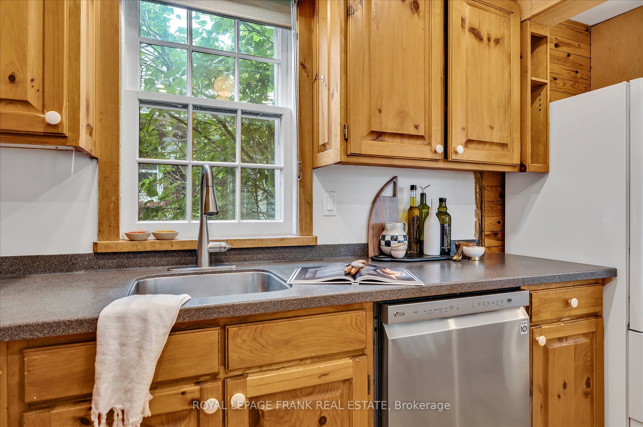 470 Albertus Avenue Property Photo 24