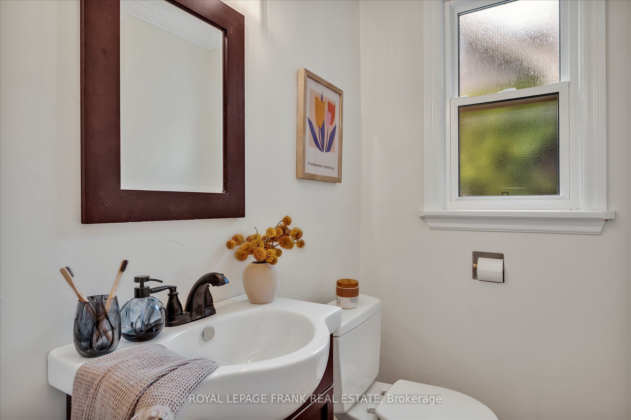 470 Albertus Avenue Property Photo 28