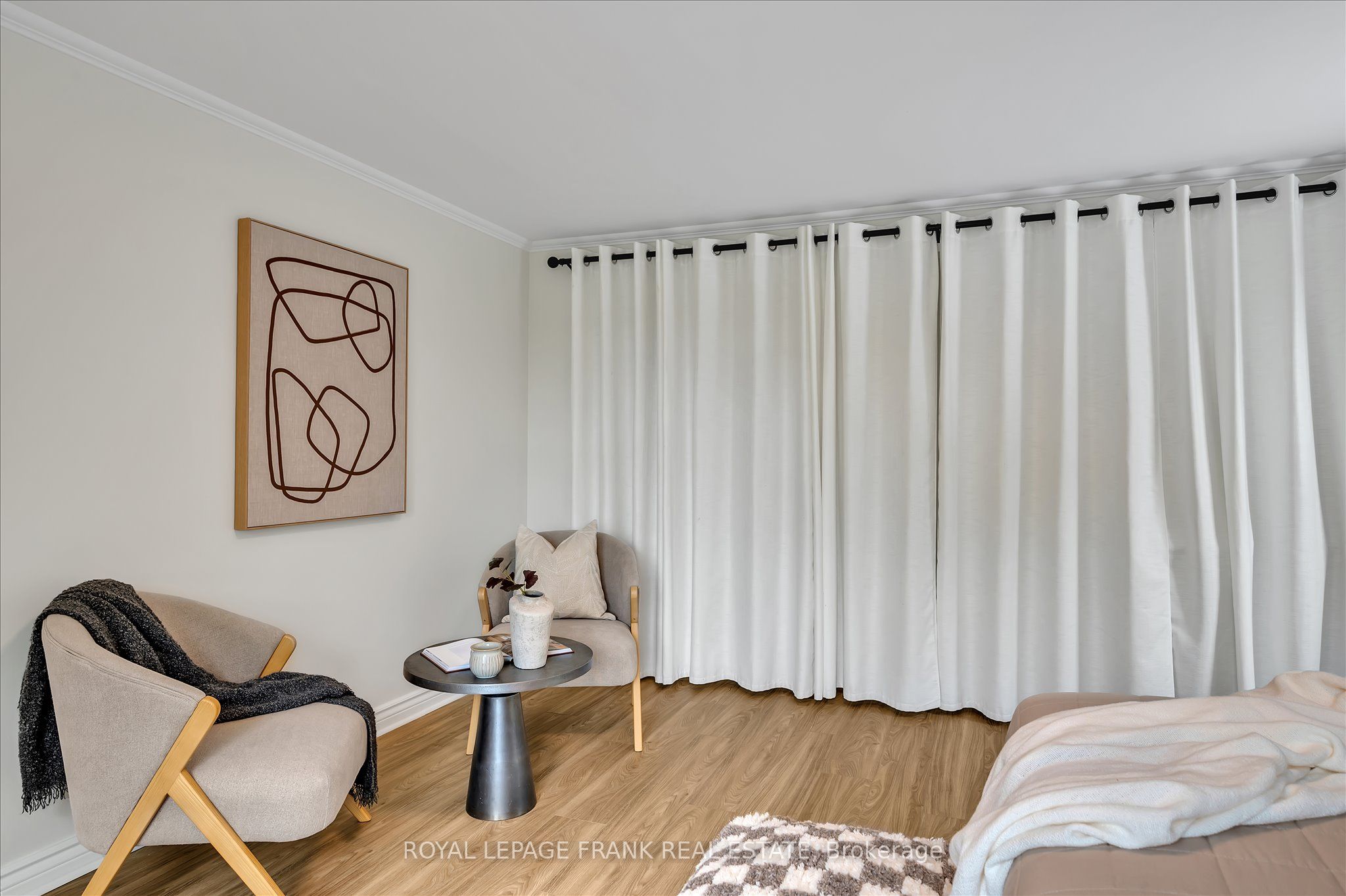 470 Albertus Avenue Property Photo 32