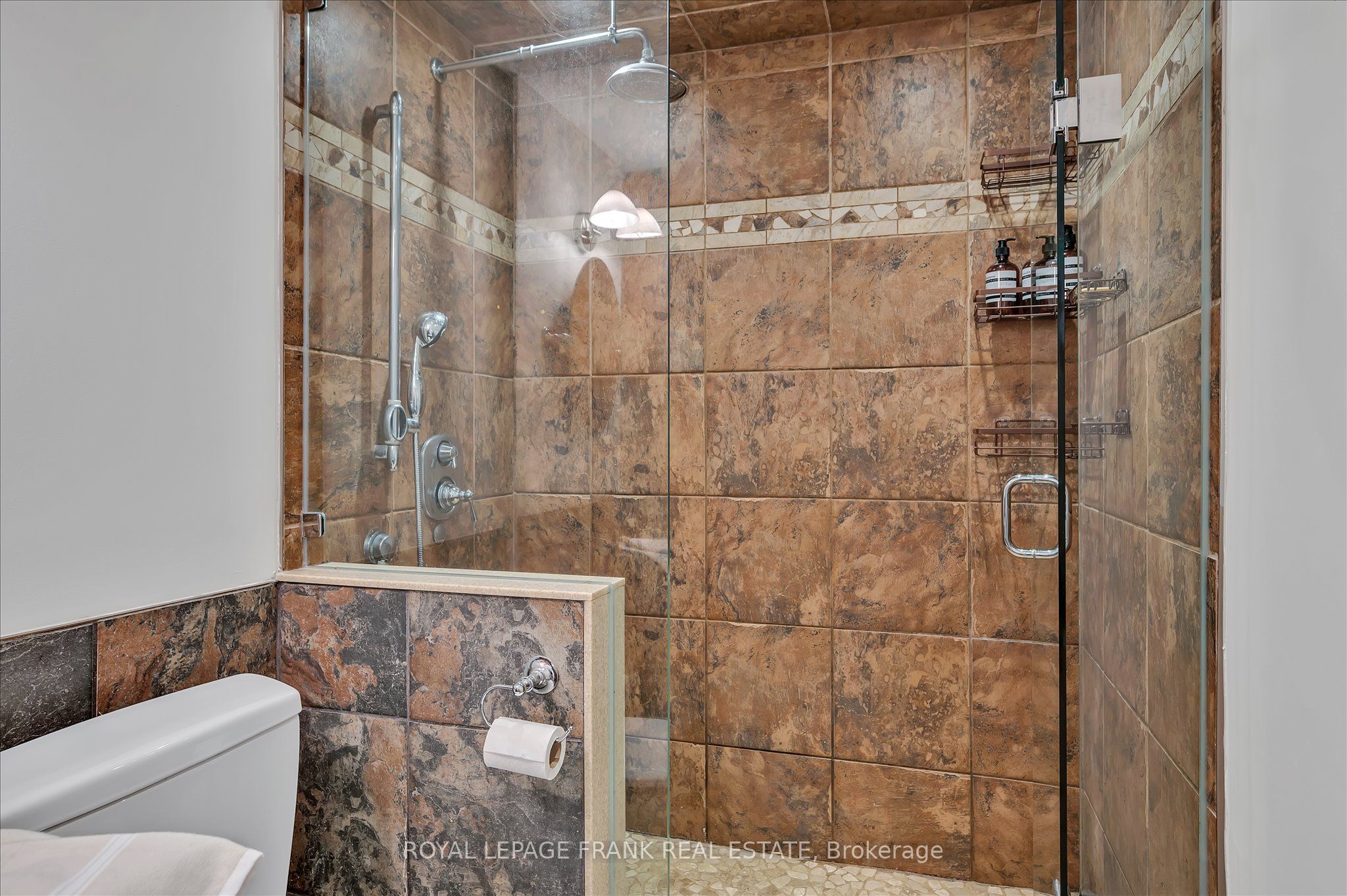 470 Albertus Avenue Property Photo 34
