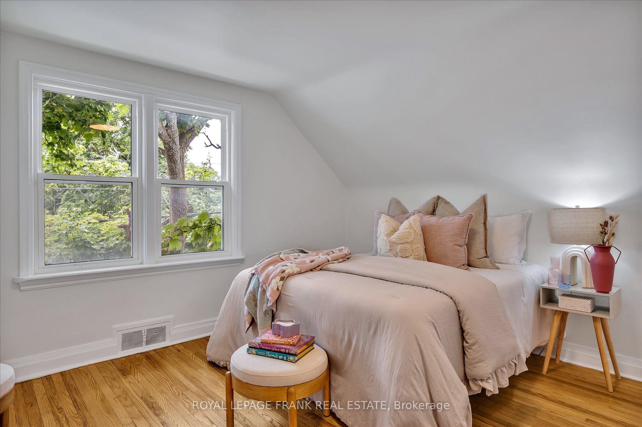 470 Albertus Avenue Property Photo 37