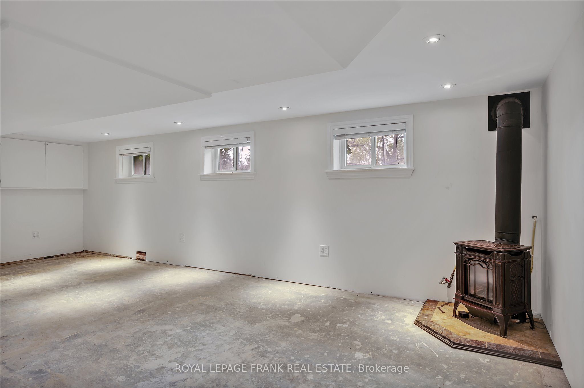 470 Albertus Avenue Property Photo 40