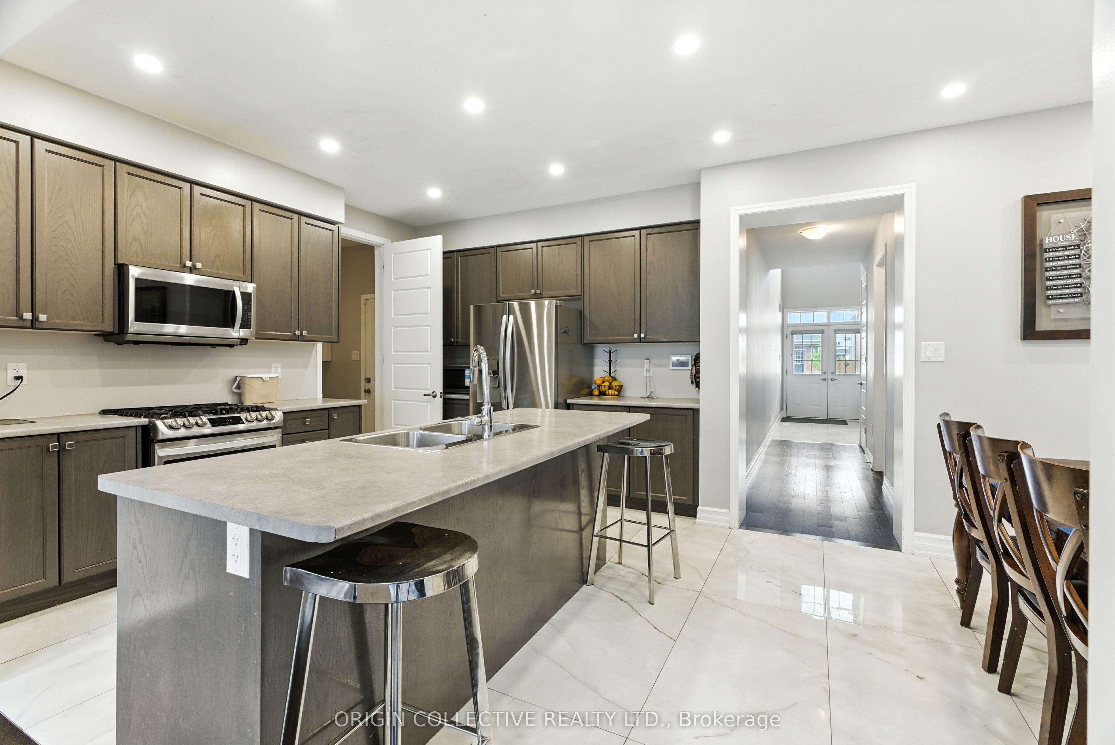 122 Longboat Run West Property Photo 7
