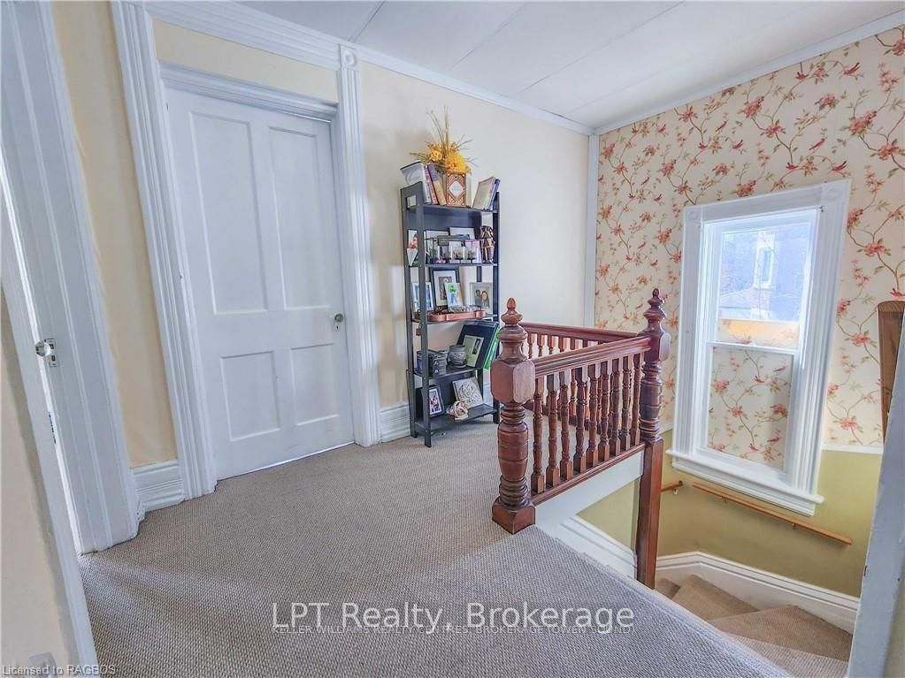 900 2nd Avenue W Property Photo 12