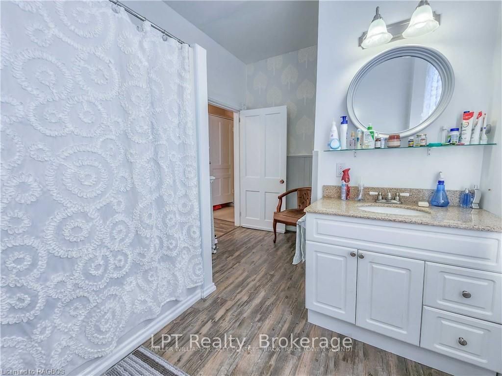 900 2nd Avenue W Property Photo 16