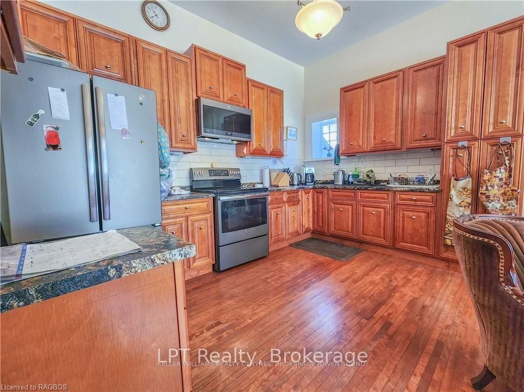 900 2nd Avenue W Property Photo 21