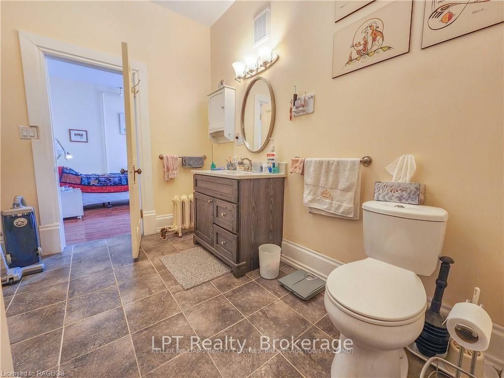 900 2nd Avenue W Property Photo 28