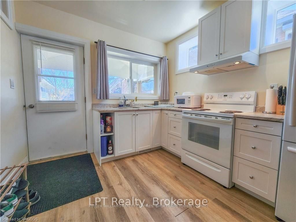900 2nd Avenue W Property Photo 38