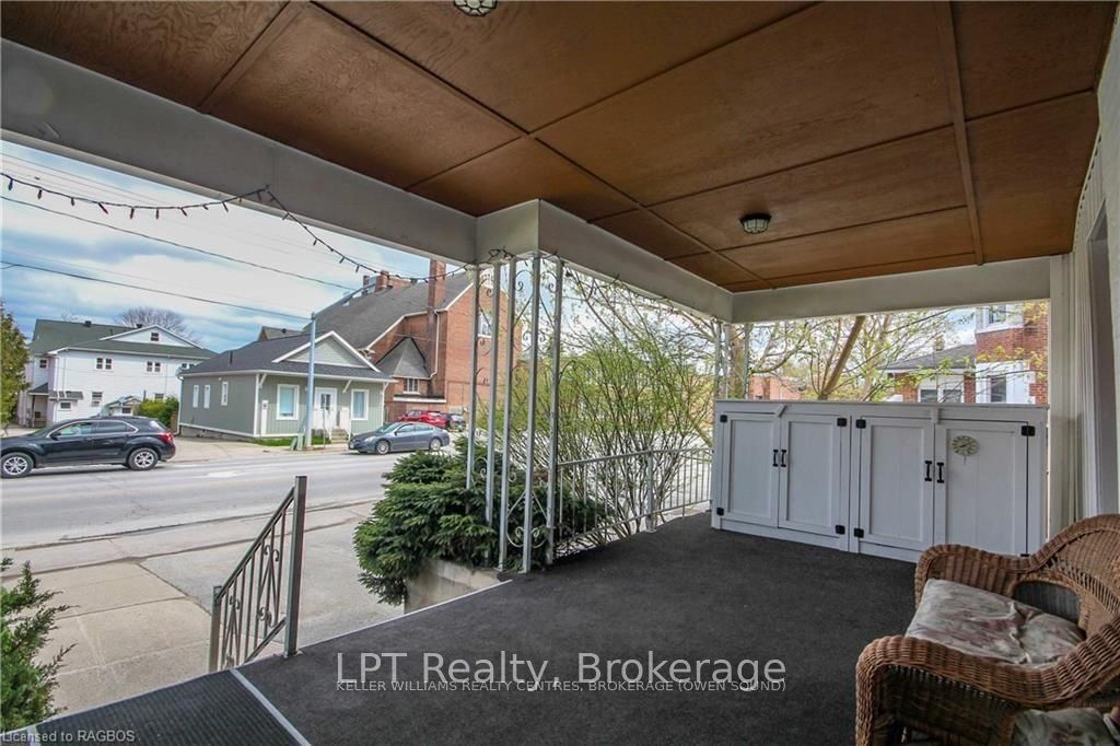 900 2nd Avenue W Property Photo 8