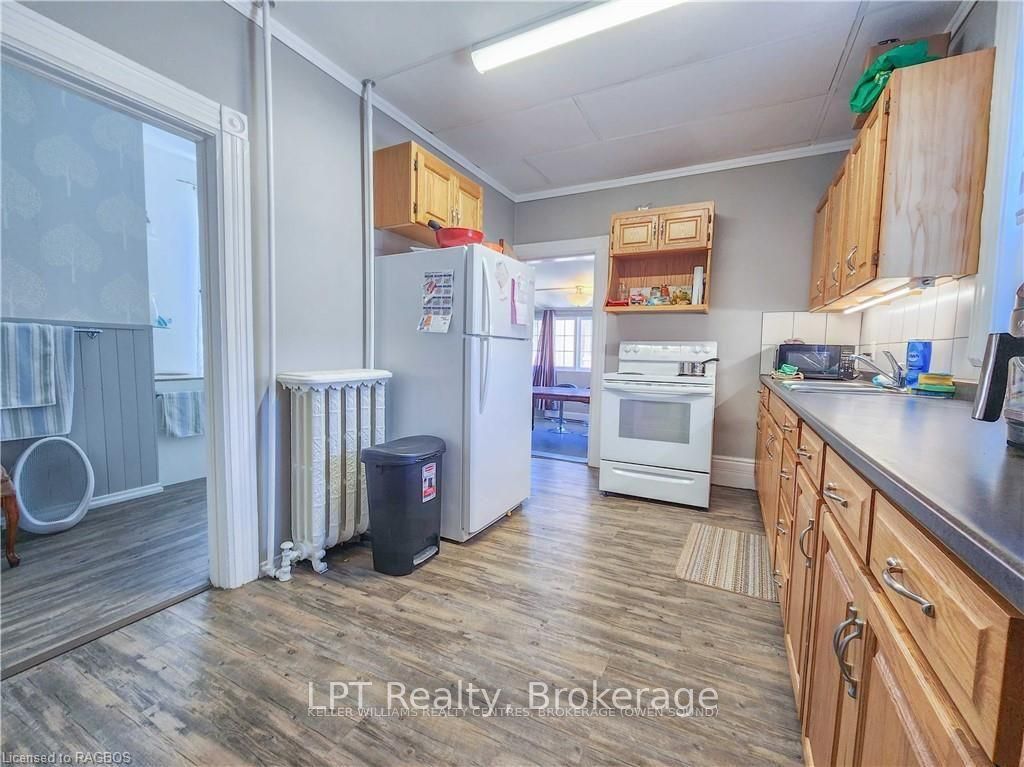 900 2nd Avenue W Property Photo 14