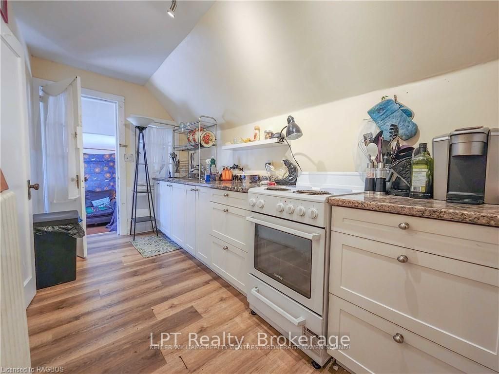 900 2nd Avenue W Property Photo 34