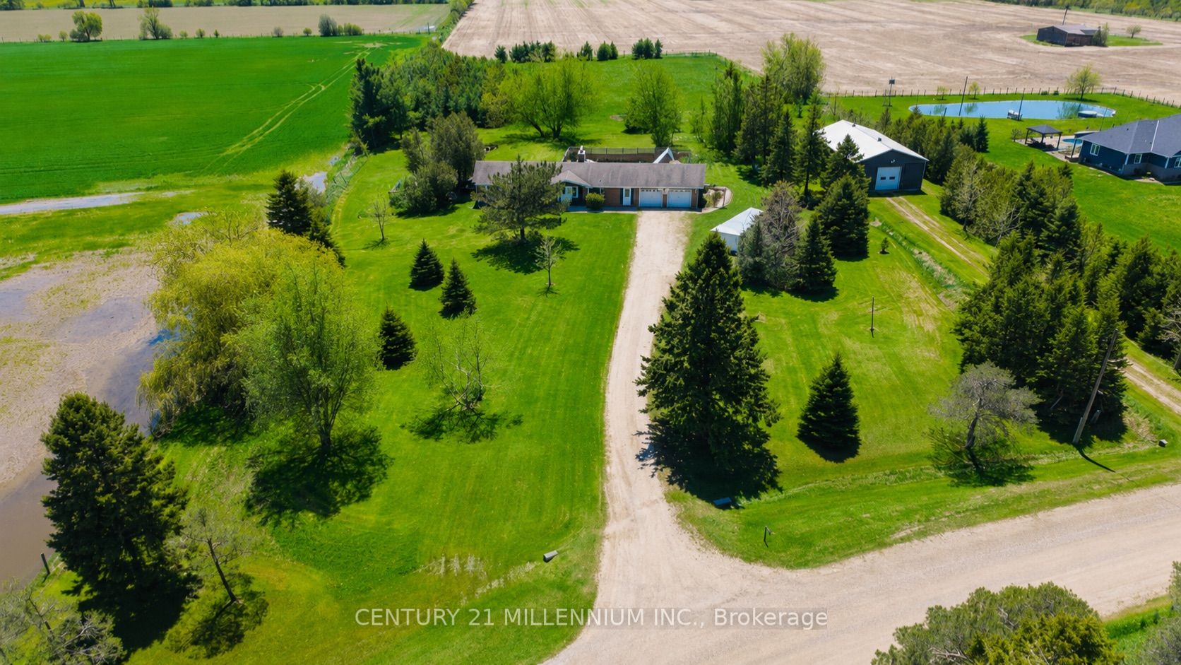 423344 25th Side Road Property Photo 1