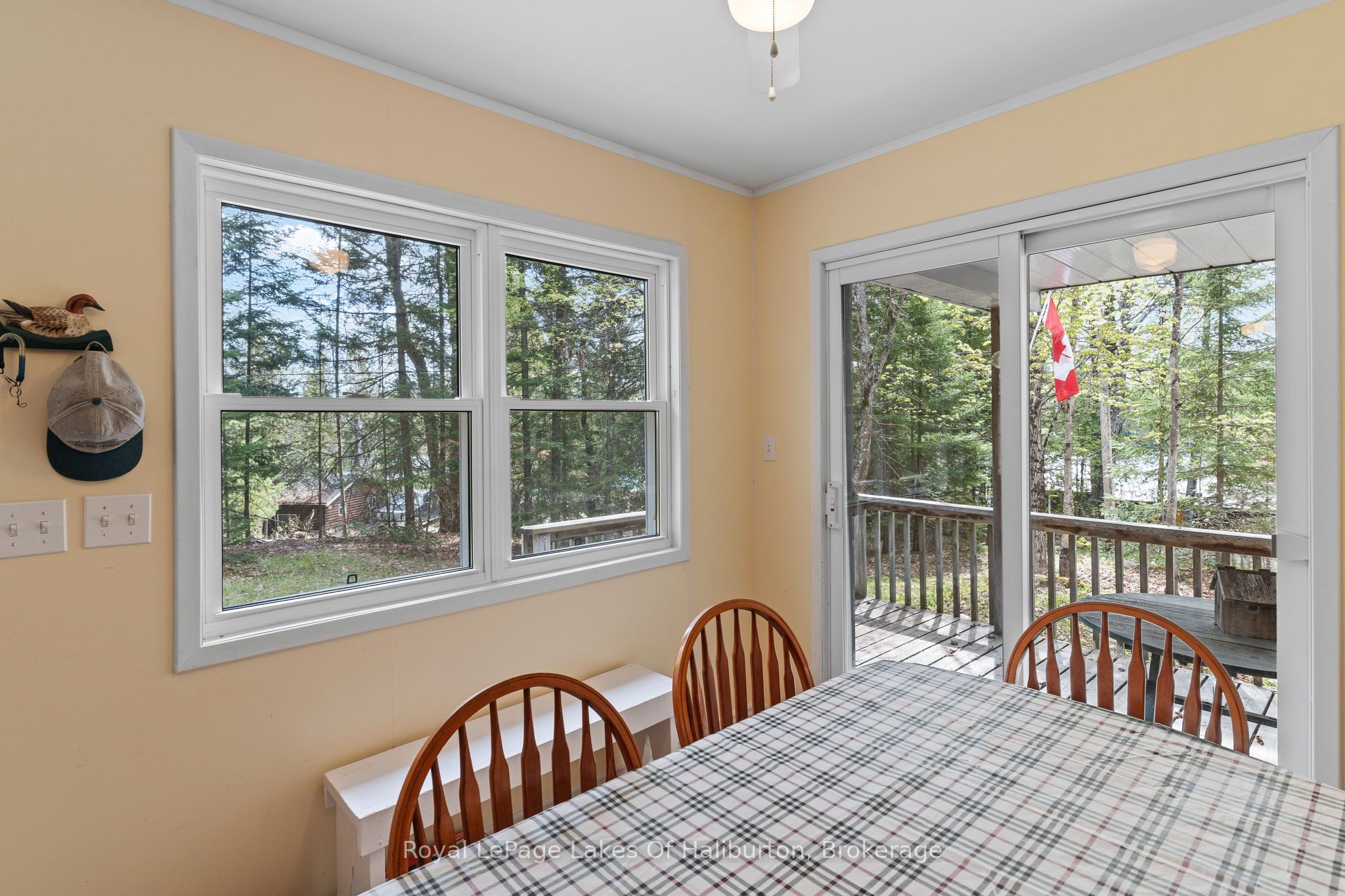 1099 Yellow Rock Drive Property Photo 8