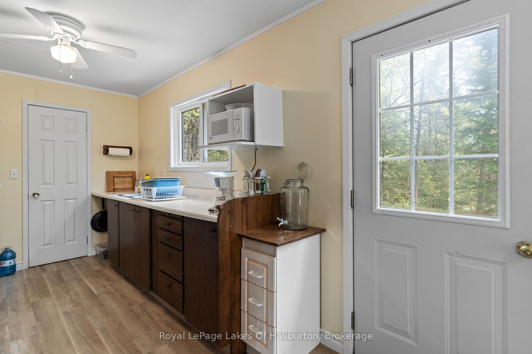 1099 Yellow Rock Drive Property Photo 11