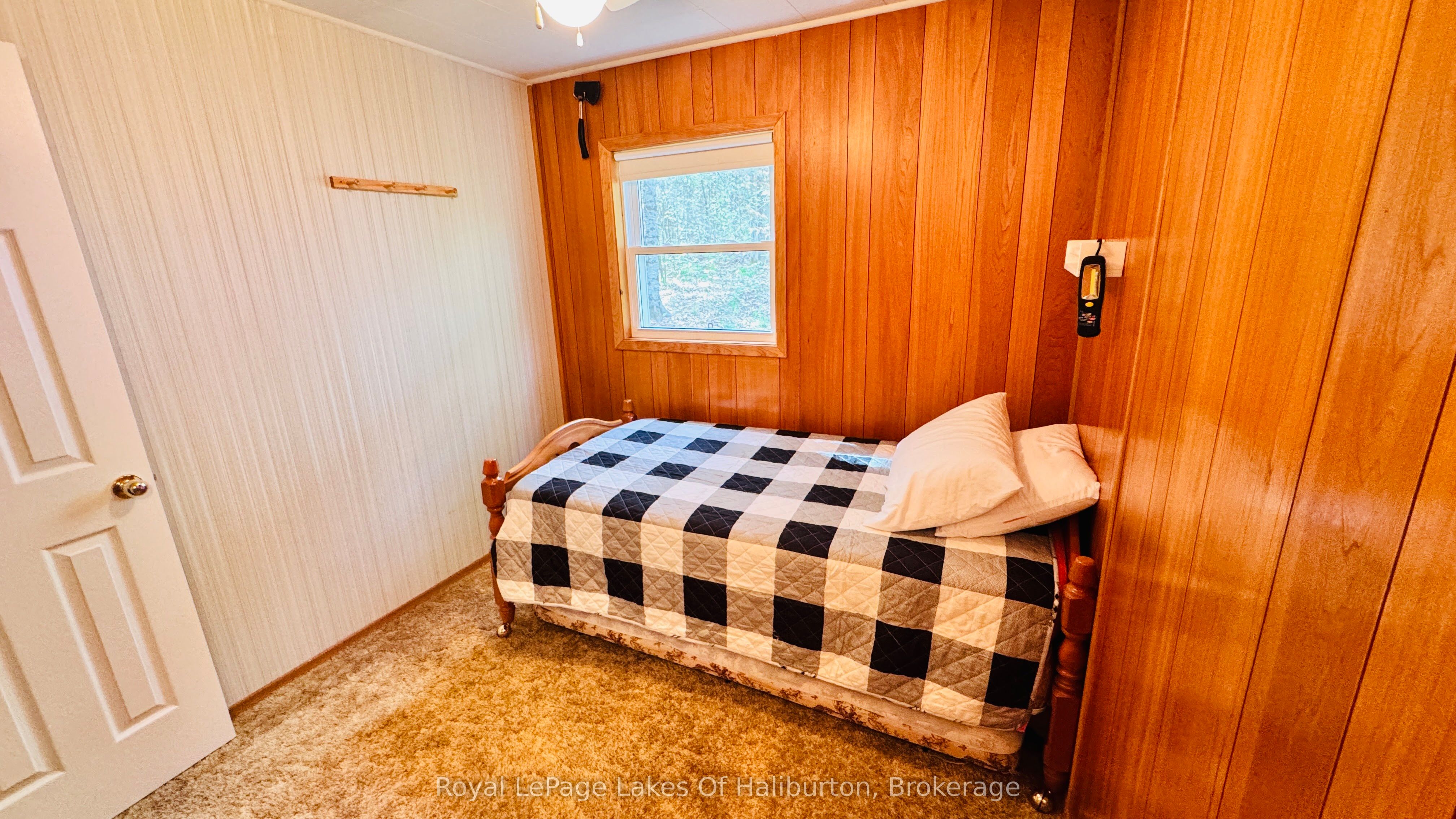 1099 Yellow Rock Drive Property Photo 23