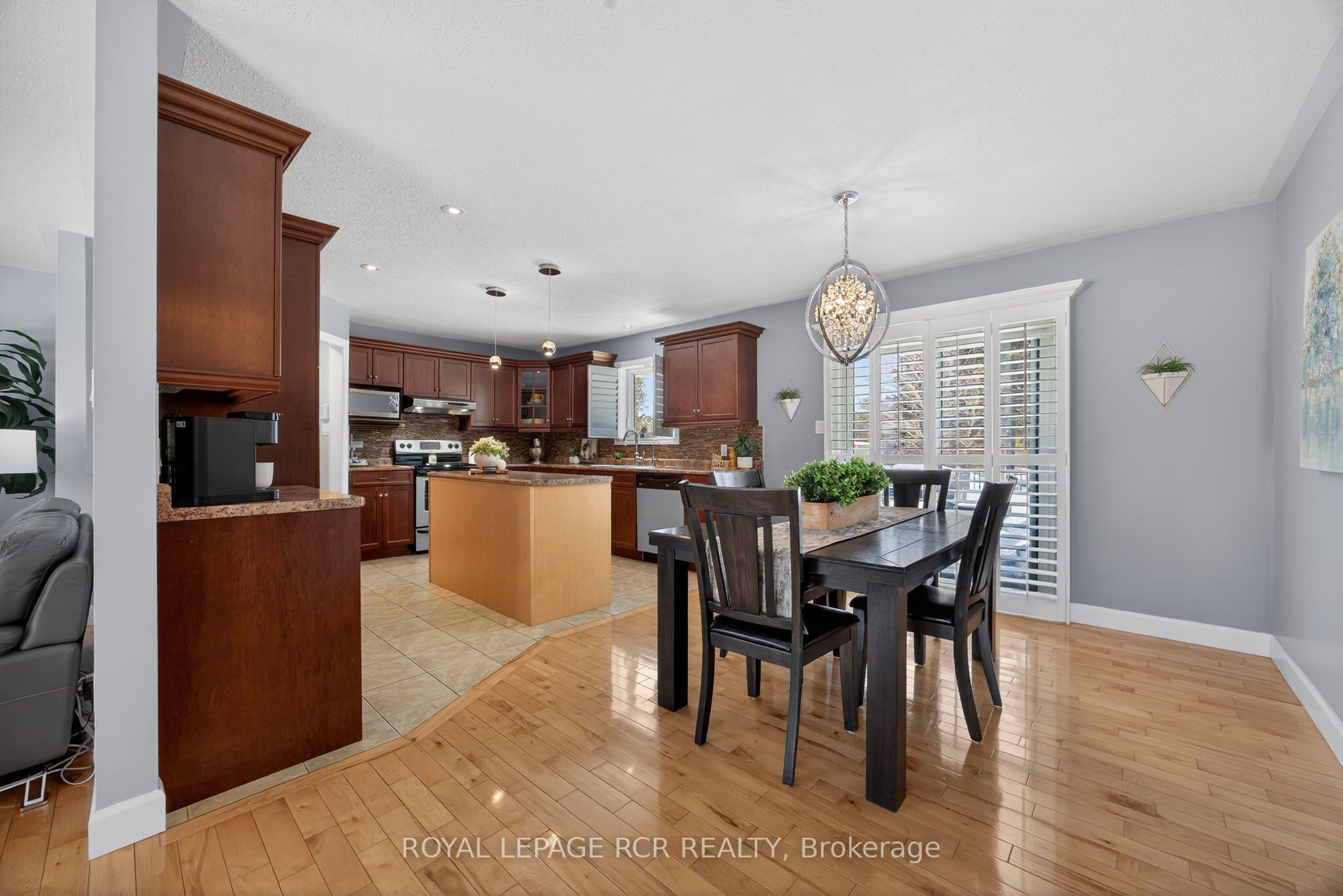 17 Deaken Drive Property Photo 8