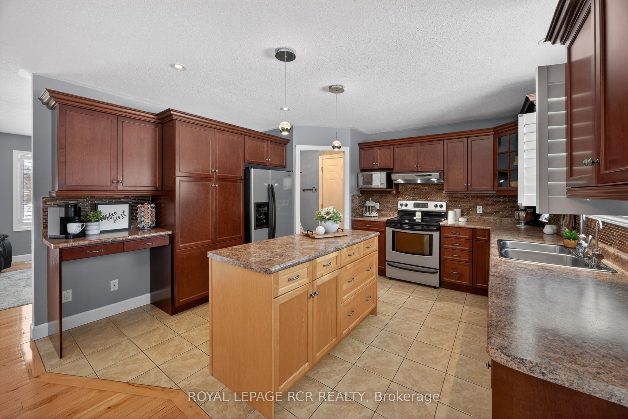 17 Deaken Drive Property Photo 10