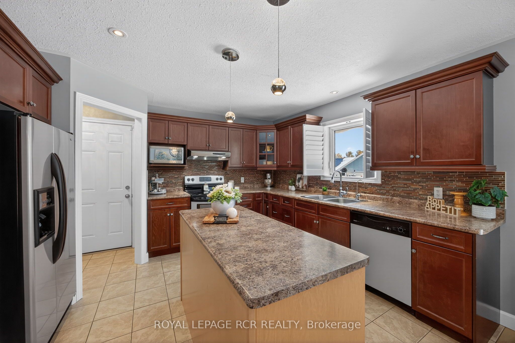 17 Deaken Drive Property Photo 13