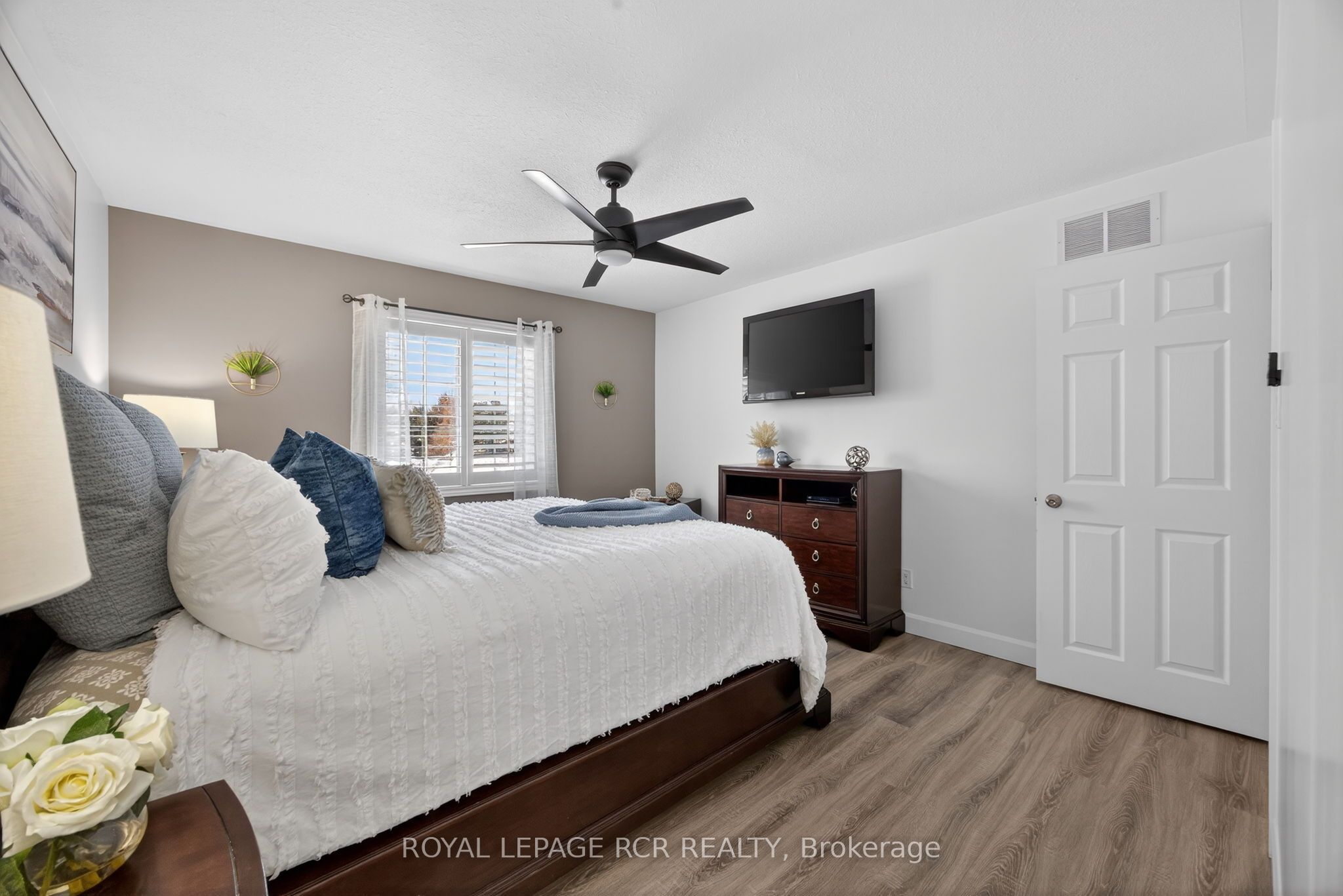 17 Deaken Drive Property Photo 15