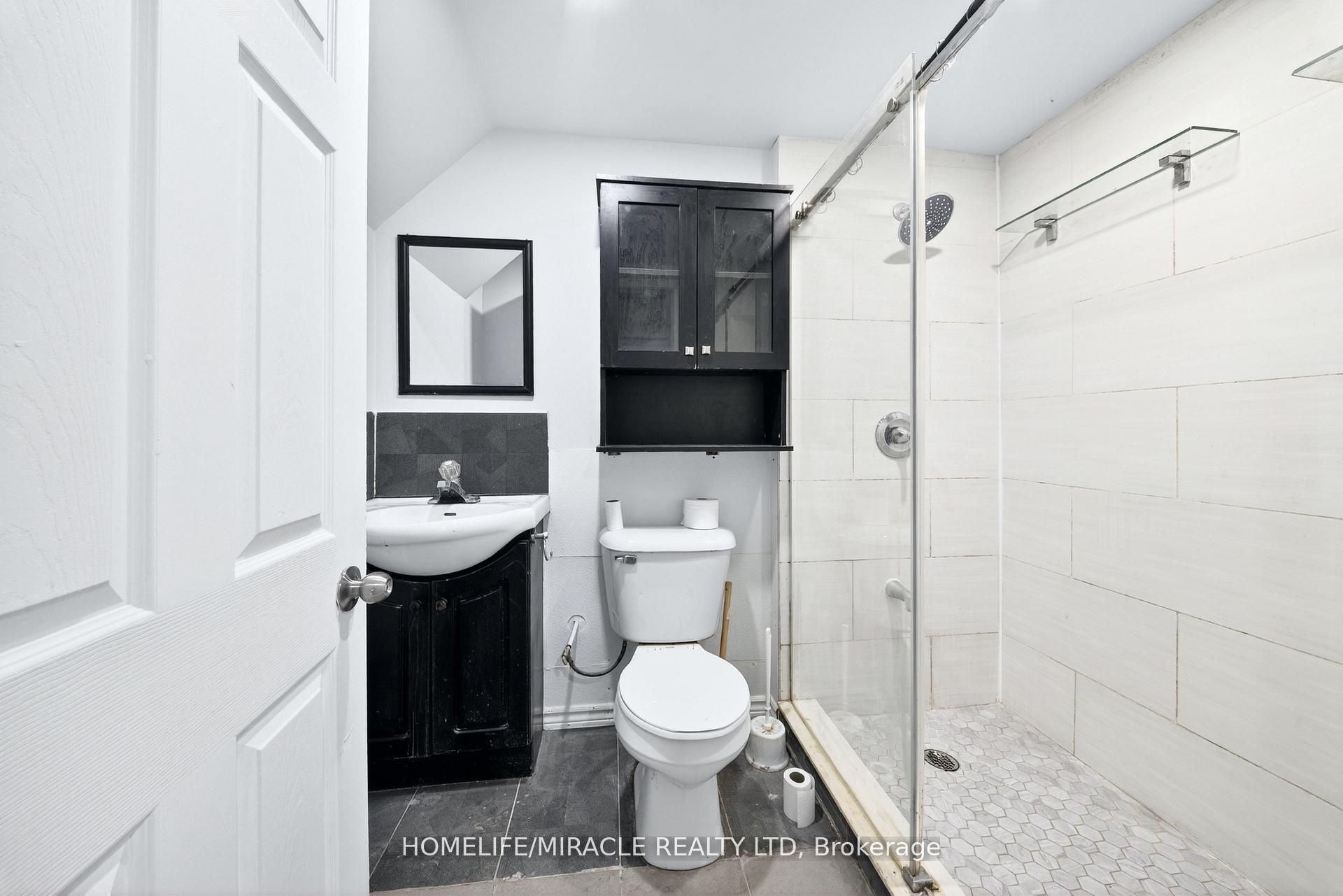 100 West 3rd Street Property Photo 9