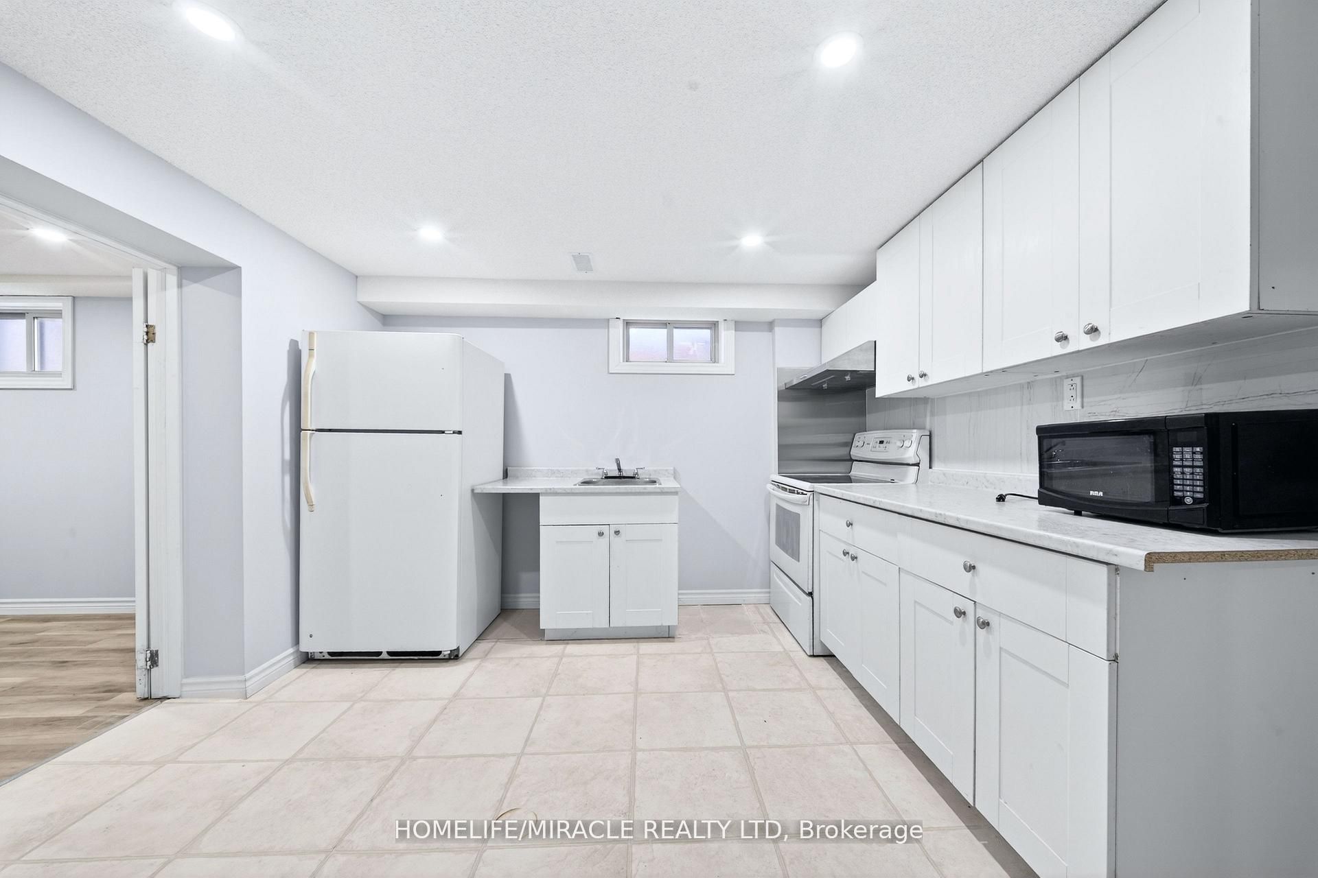 100 West 3rd Street Property Photo 19