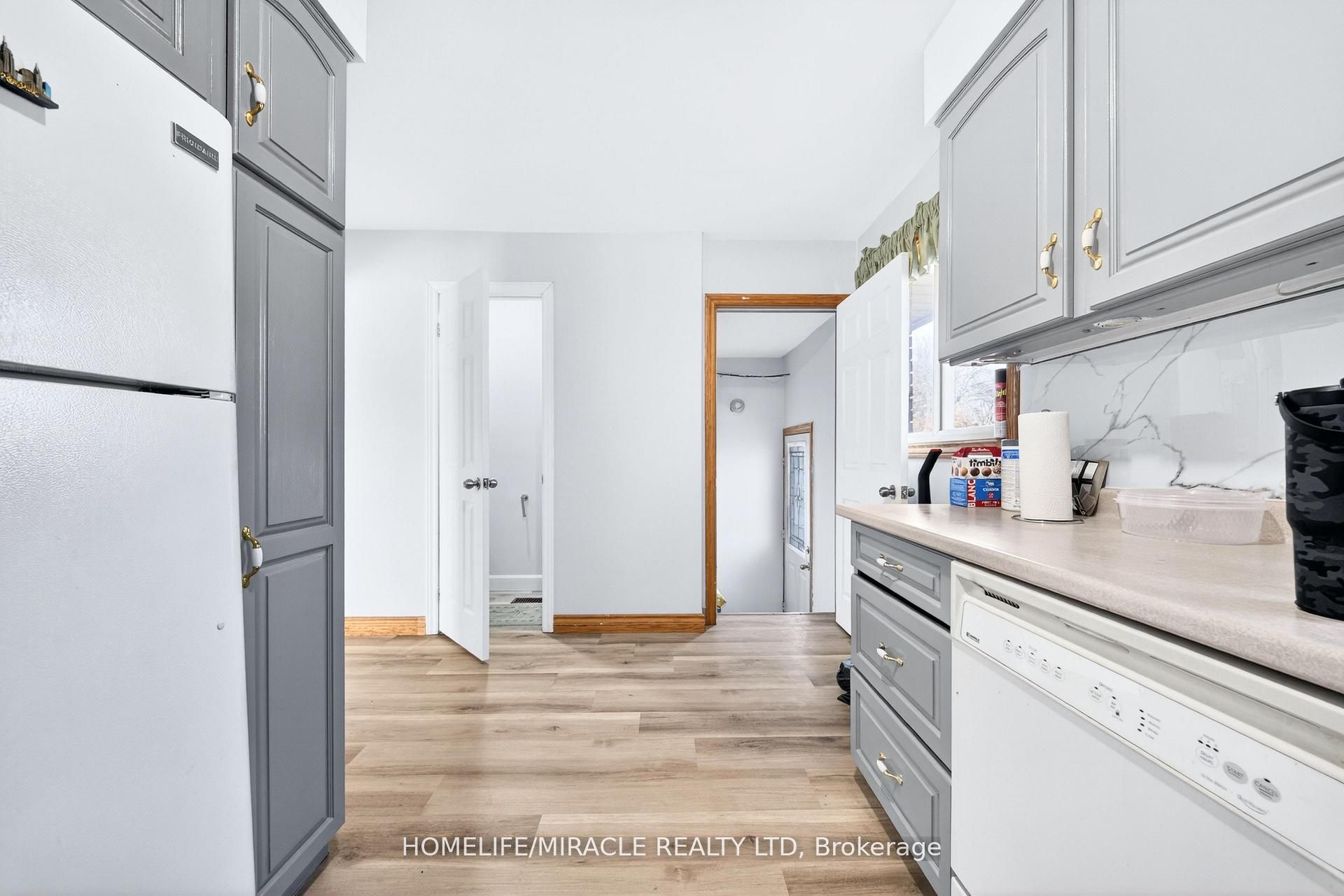100 West 3rd Street Property Photo 22