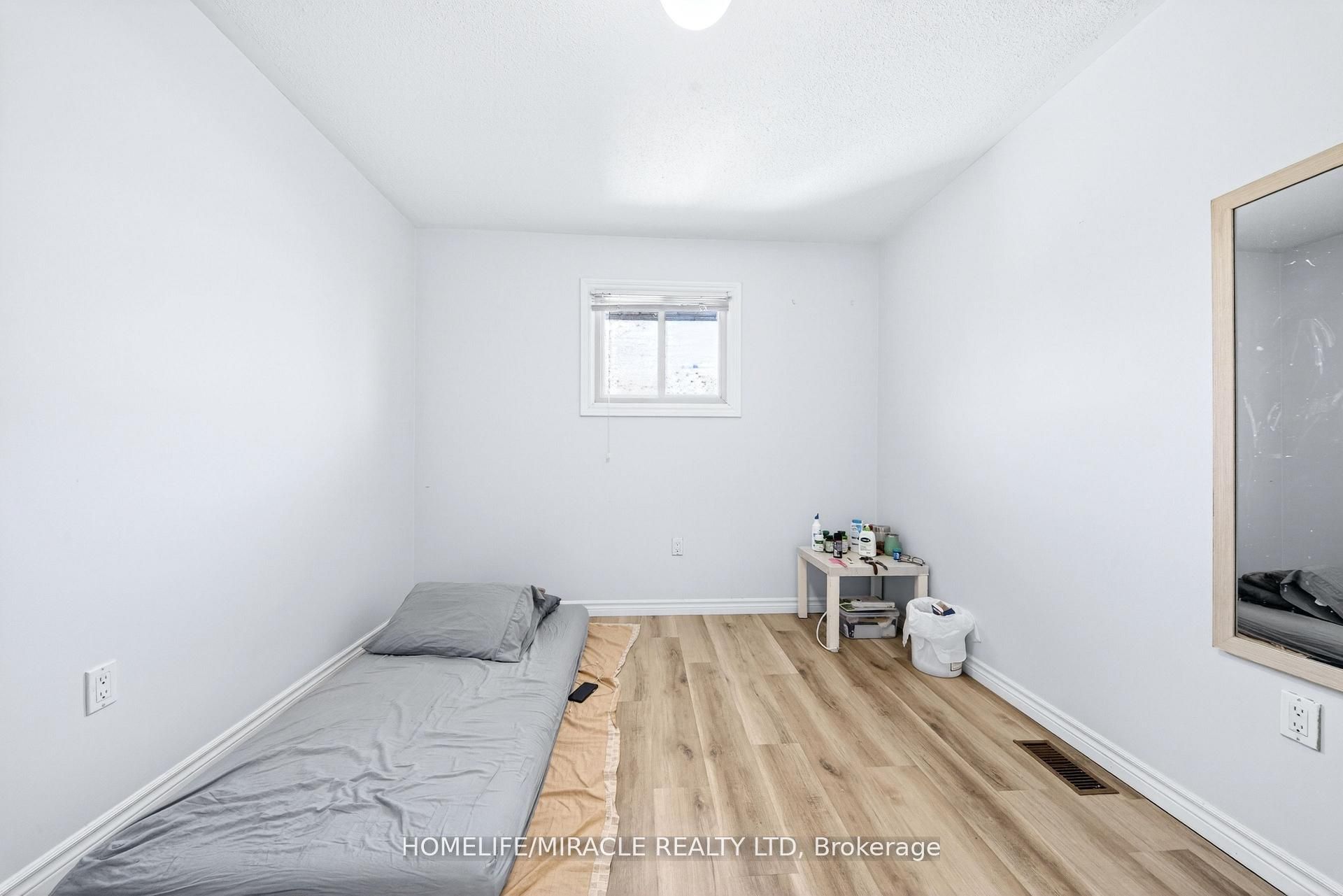 100 West 3rd Street Property Photo 31