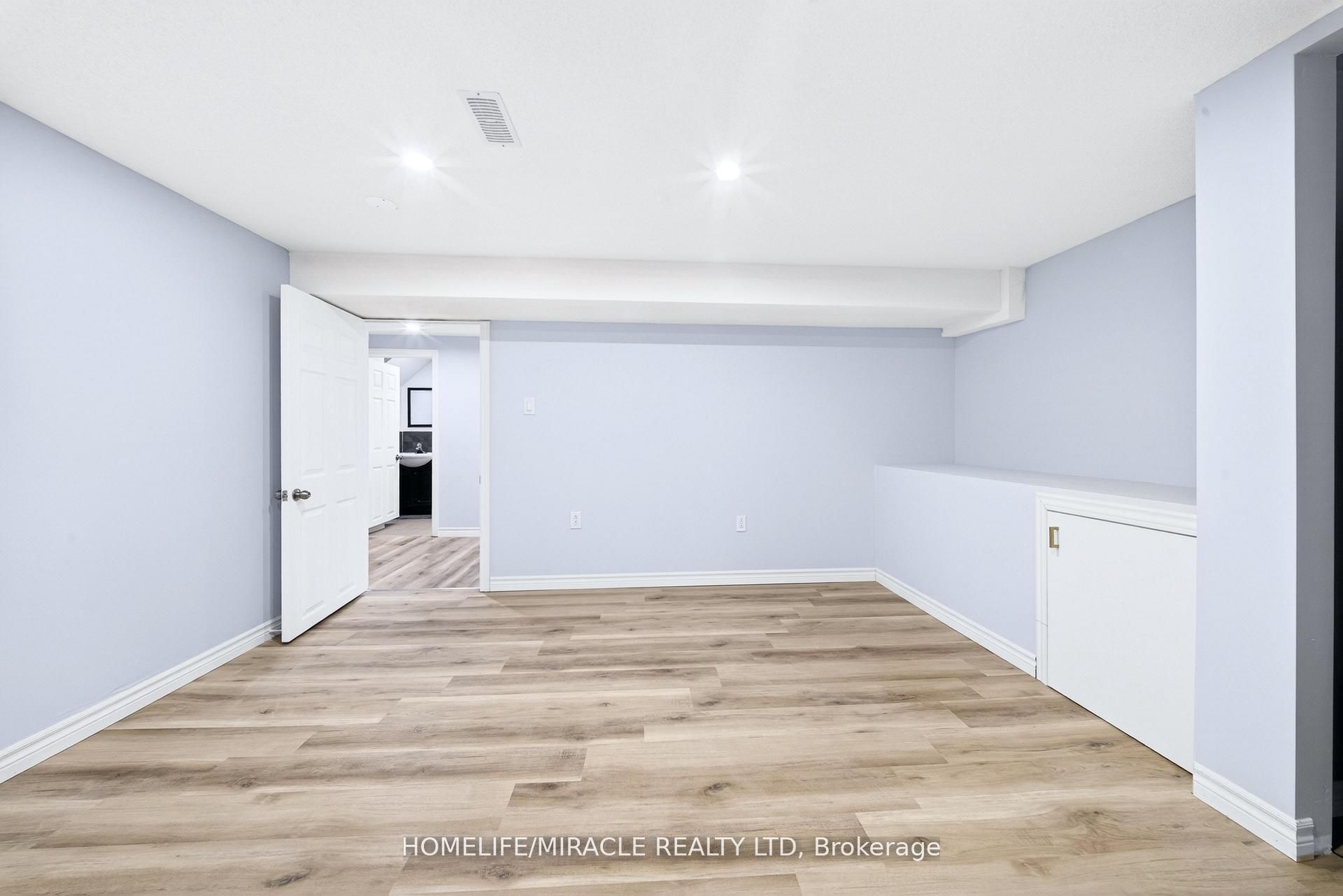 100 West 3rd Street Property Photo 34