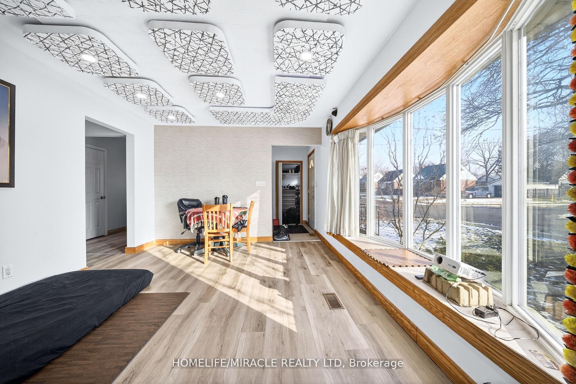 100 West 3rd Street Property Photo 35