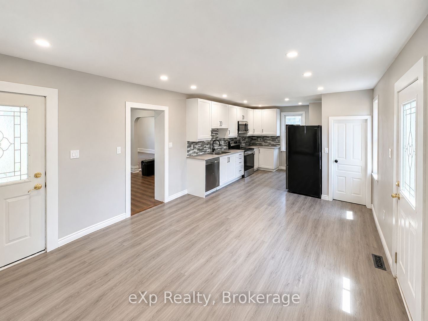 595 9th Street Property Photo 3