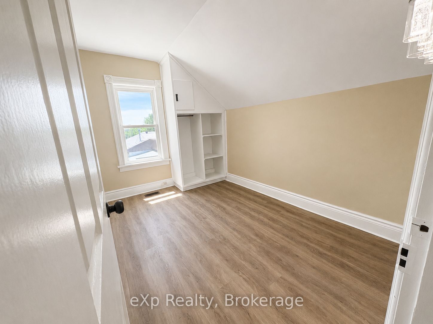 595 9th Street Property Photo 9
