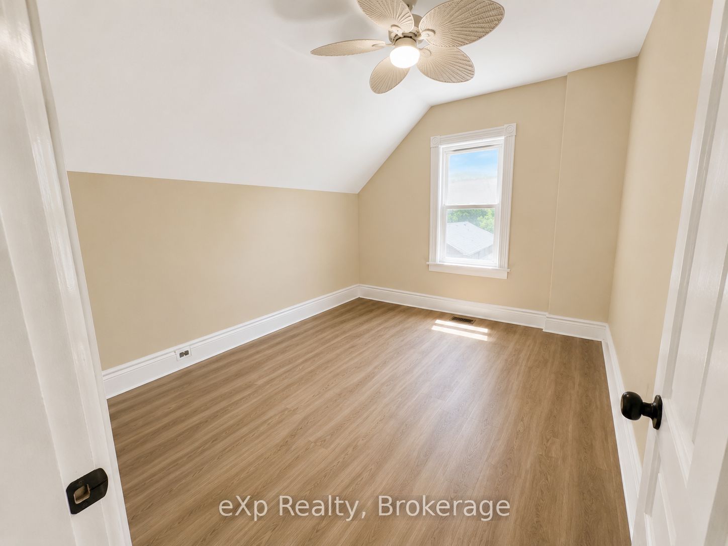 595 9th Street Property Photo 10