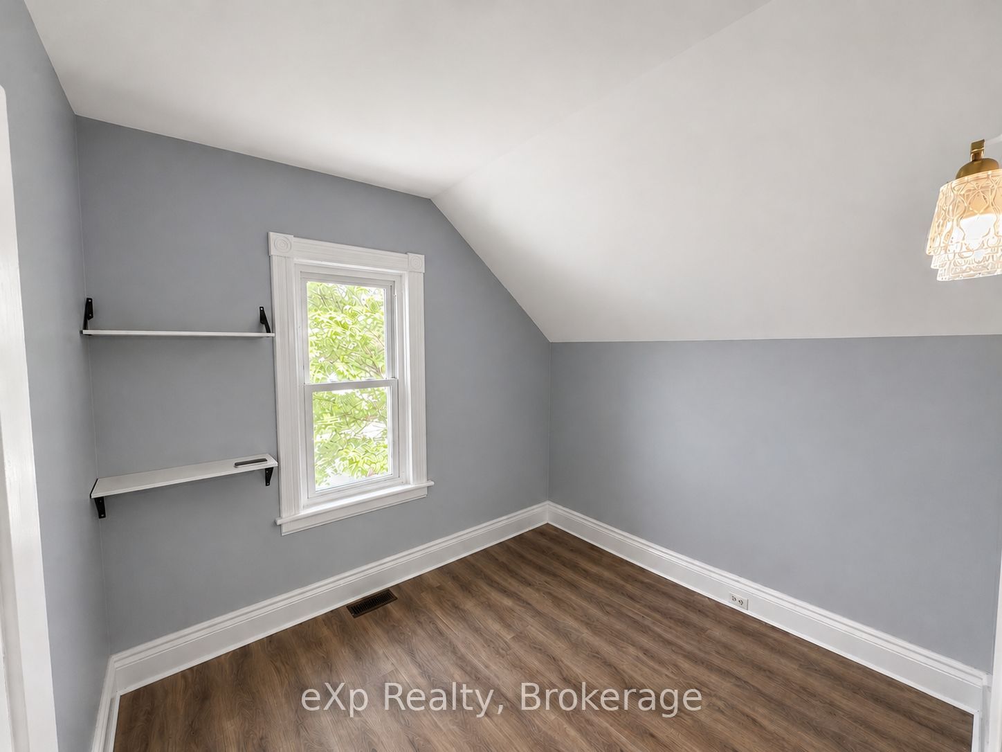 595 9th Street Property Photo 11