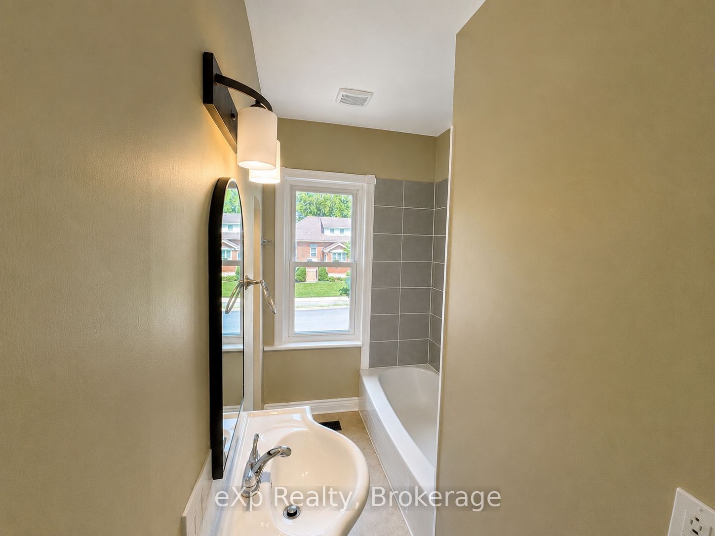 595 9th Street Property Photo 12