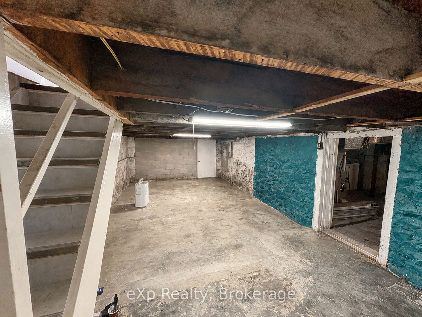 595 9th Street Property Photo 14