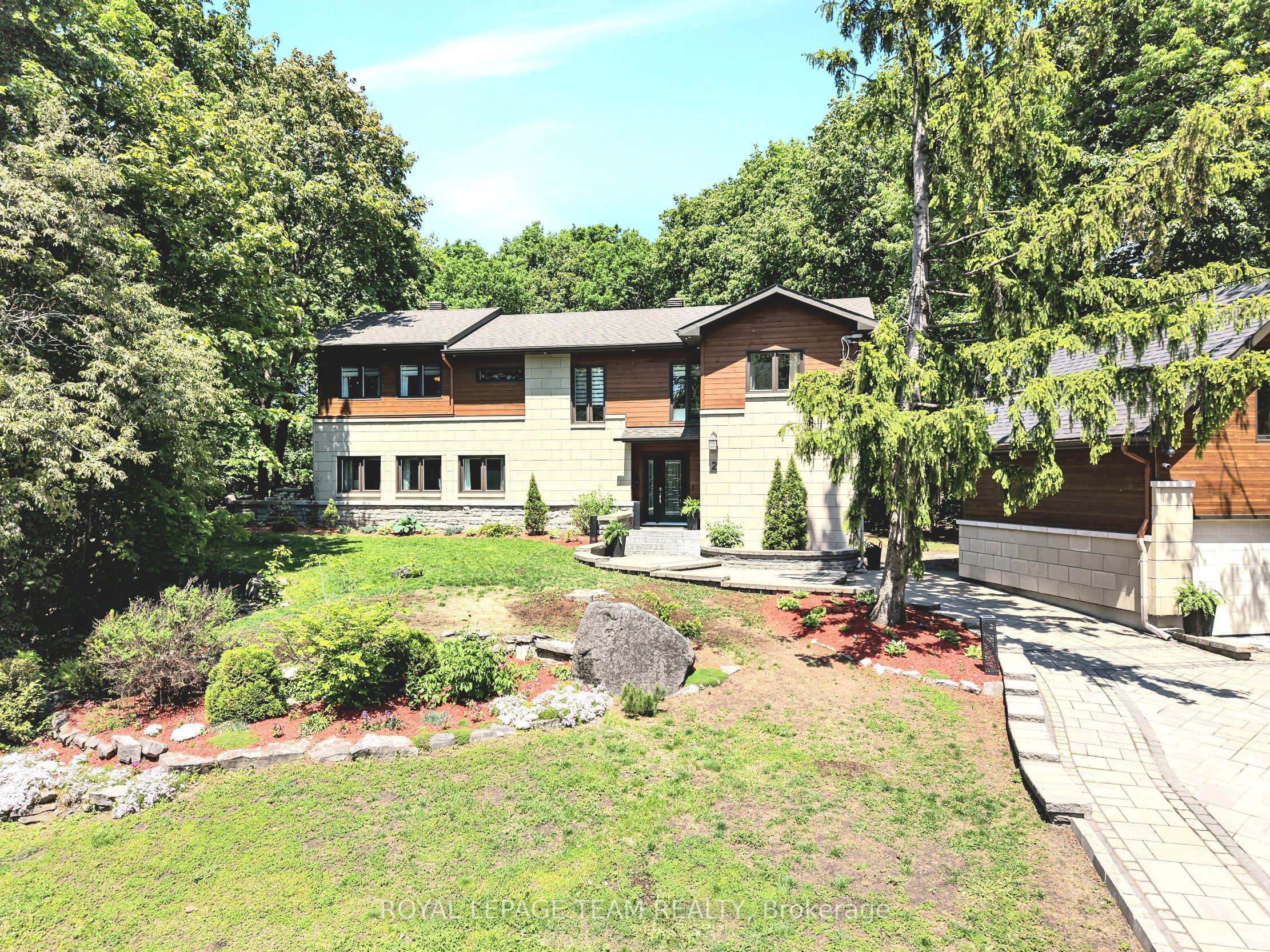 2 Fairhaven Way Property Photo 2