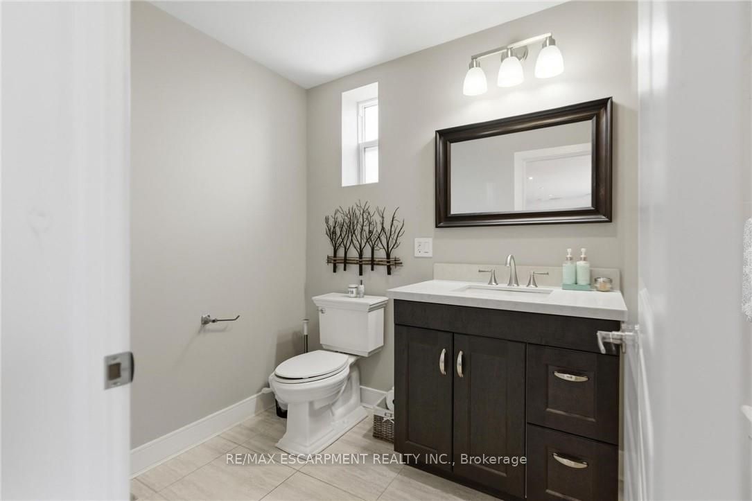 69 Nash Road S Property Photo 15