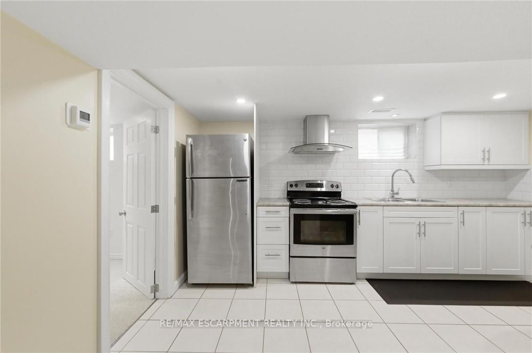 69 Nash Road S Property Photo 23