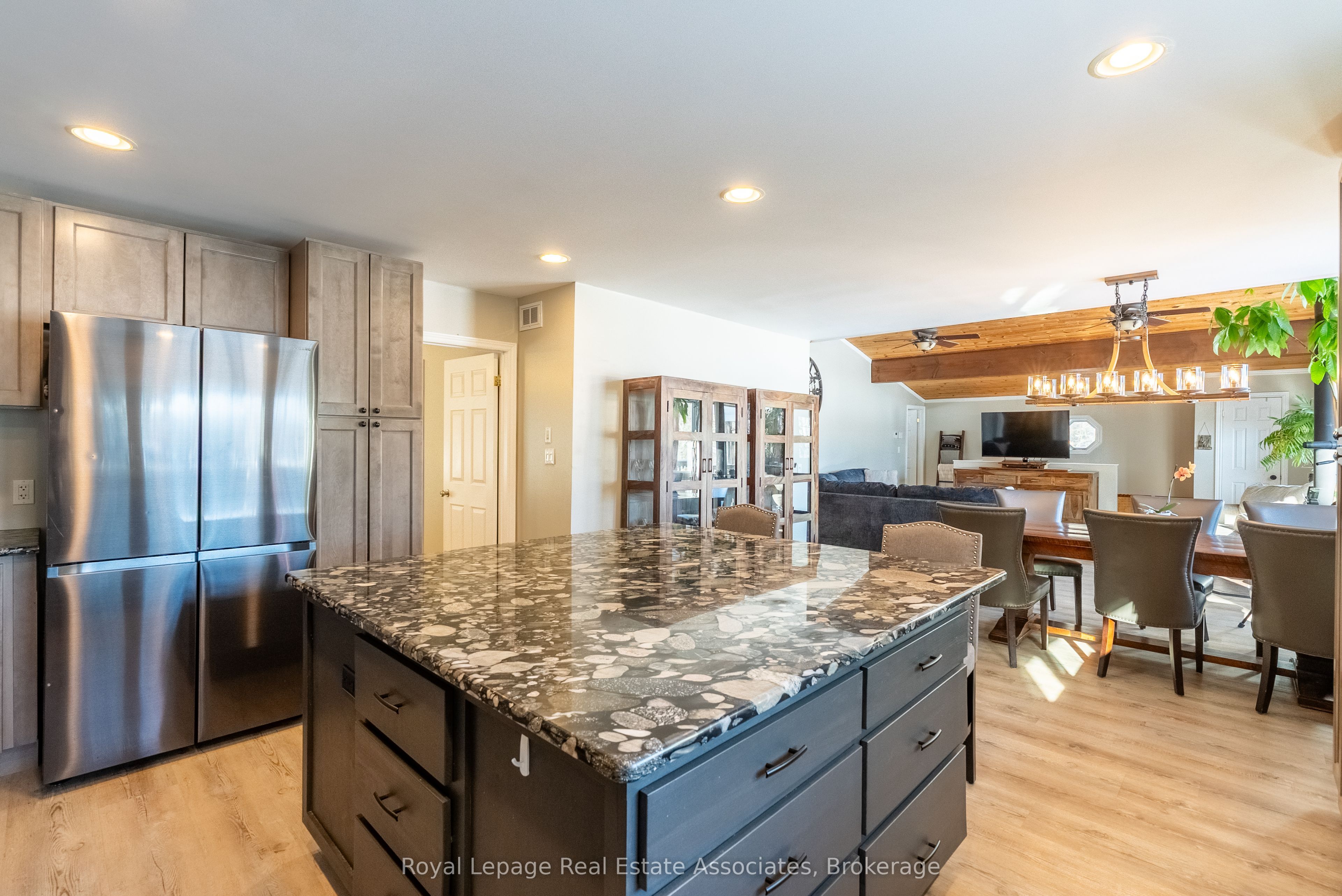 196 Circle Road Property Photo 6