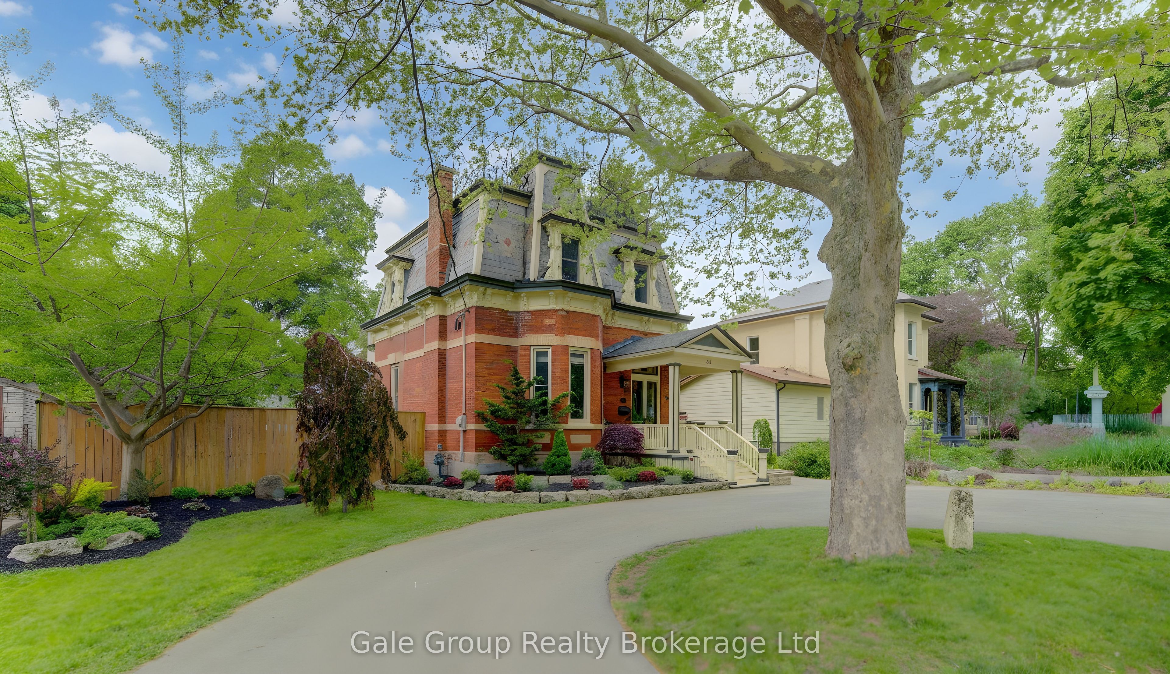 257 Light Street Property Photo 1