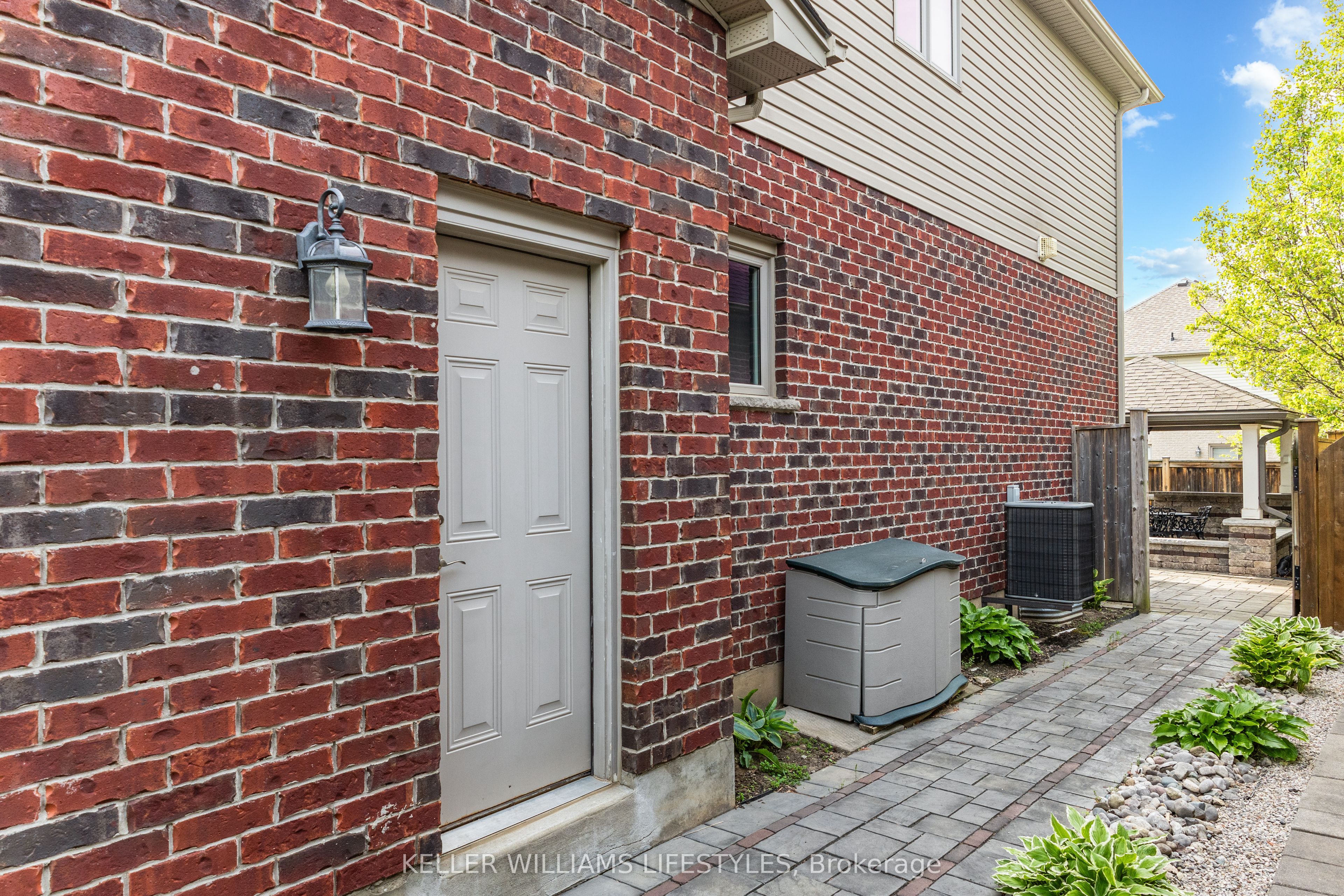 1238 Thamesridge Crescent Property Photo 43