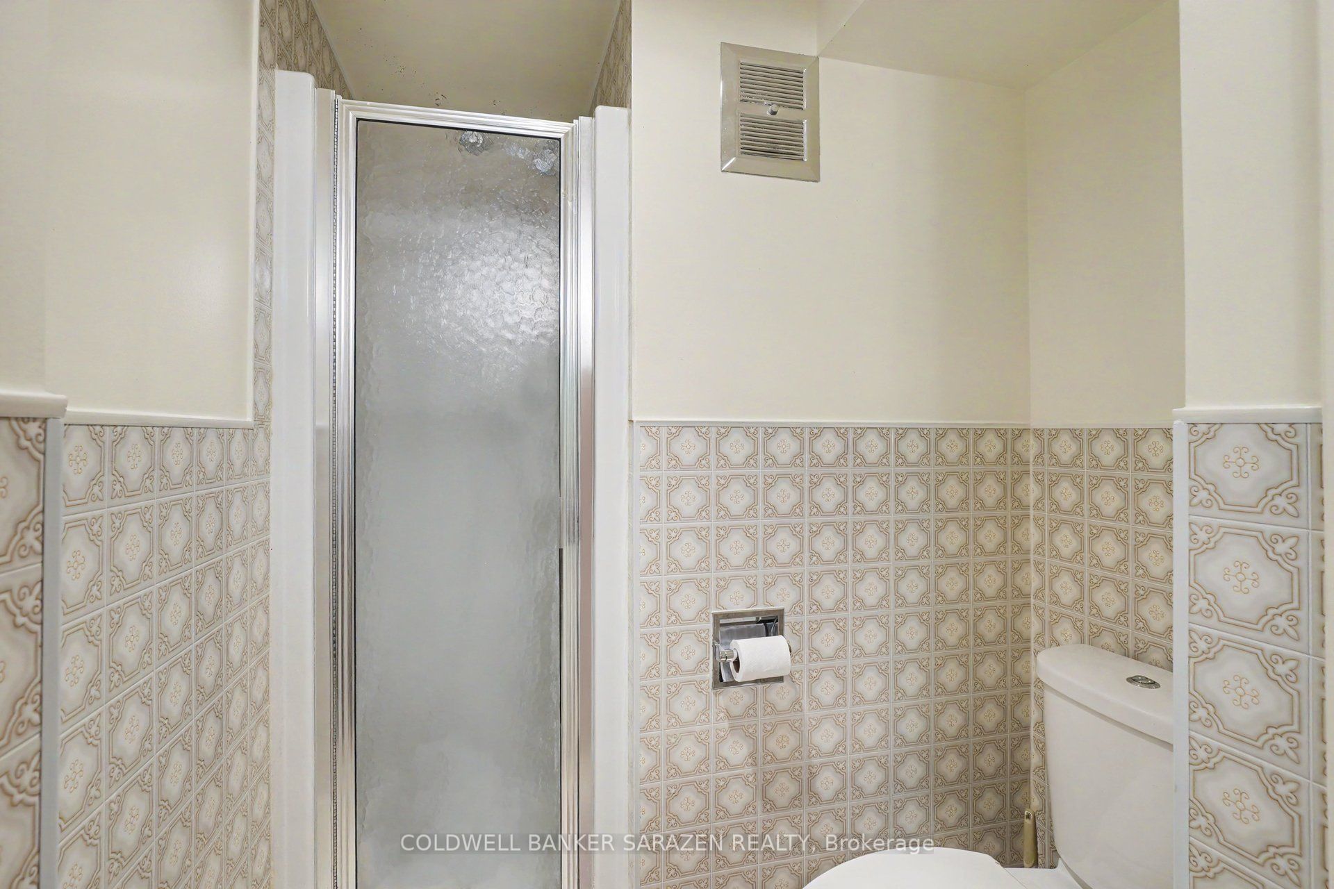 205 Airth Boulevard W Property Photo 17